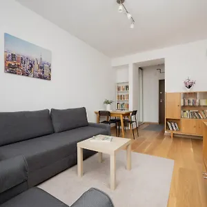Charming For 4 People Located 650 M From The Old Town Of By Renters Apartament